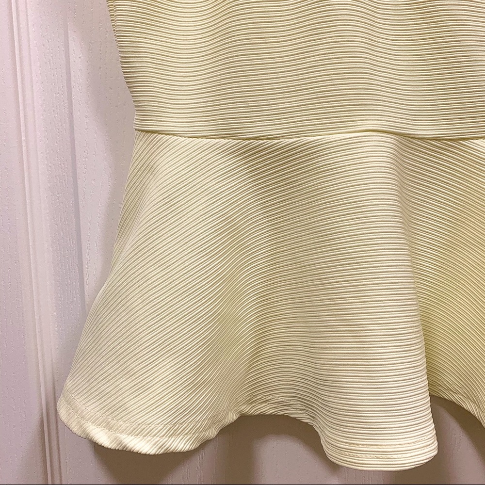 Divided by H&M Ripple Detailed Tank Top - Picture 2 of 6